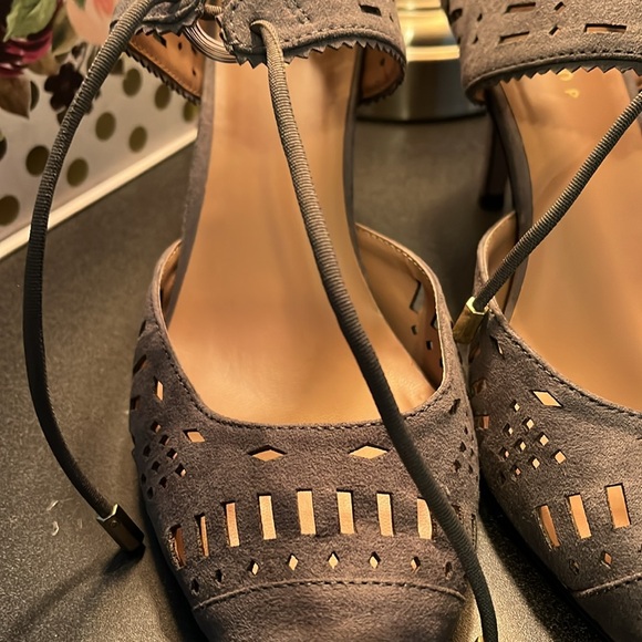 Metaphor Suede High Heel Pumps, Size 10. - Picture 9 of 10